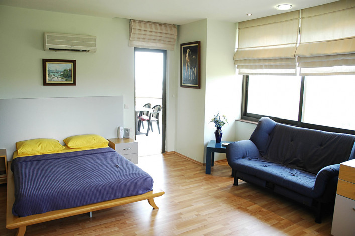 Просторная вилла с видом на Средиземное море и собственным садом в районе Кестель - Ракурс 44