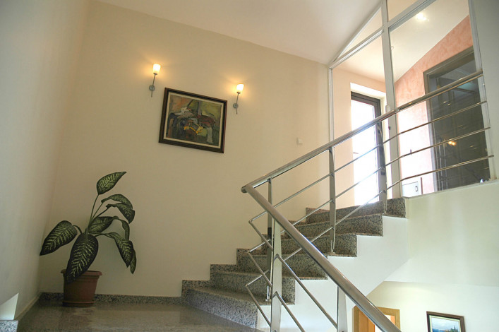 Просторная вилла с видом на Средиземное море и собственным садом в районе Кестель - Ракурс 54