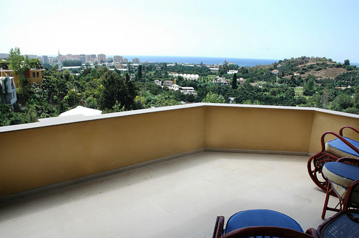 Просторная вилла с видом на Средиземное море и собственным садом в районе Кестель - Ракурс 58