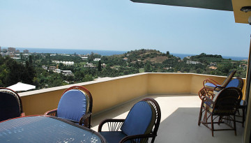 Просторная вилла с видом на Средиземное море и собственным садом в районе Кестель - Ракурс 61