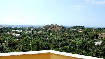 Просторная вилла с видом на Средиземное море и собственным садом в районе Кестель - Ракурс 62