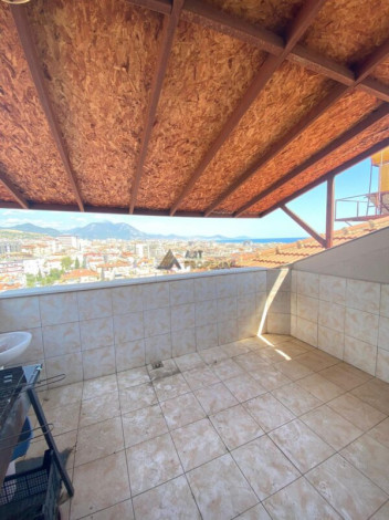 Просторные апартаменты планировки 4+1, 270м2 с видом на Средиземное море в центре Алании - Ракурс 9