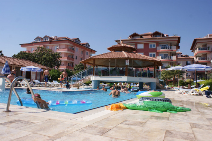 Меблированный пентхаус планировки 4+1, 200м2 для большой семьи в районе Оба - Ракурс 3