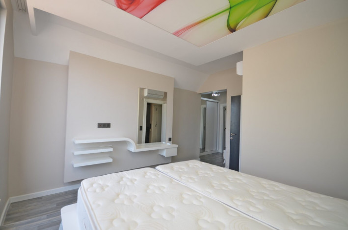 Роскошный пентхаус 3+1, 217м2 с панорамным видом в комплексе премиум класса, район Каргыджак - Ракурс 5