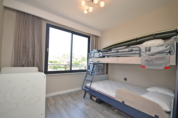 Роскошный пентхаус 3+1, 217м2 с панорамным видом в комплексе премиум класса, район Каргыджак - Ракурс 6