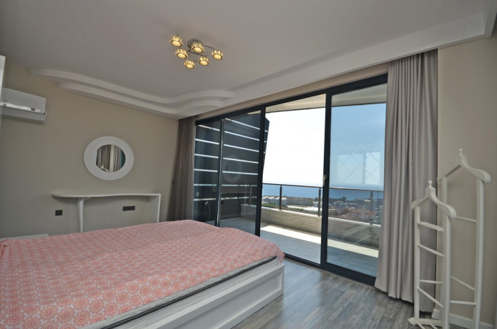 Роскошный пентхаус 3+1, 217м2 с панорамным видом в комплексе премиум класса, район Каргыджак - Ракурс 8