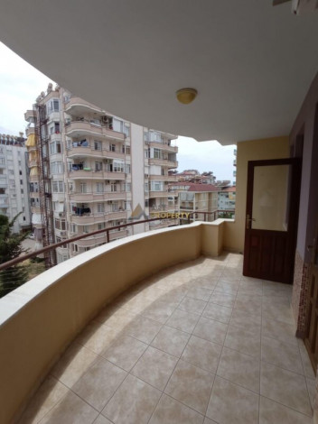 Меблированная квартира планировки 3+1, 130м2 с отдельной кухней в центре Алании - Ракурс 6