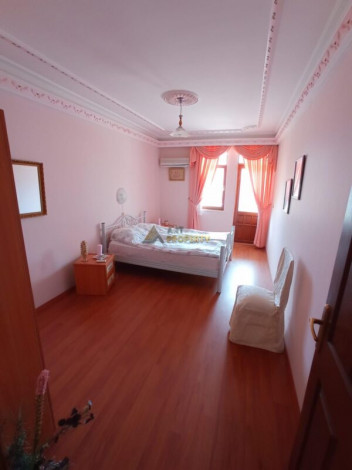 Меблированная квартира планировки 3+1, 130м2 с отдельной кухней в центре Алании - Ракурс 25