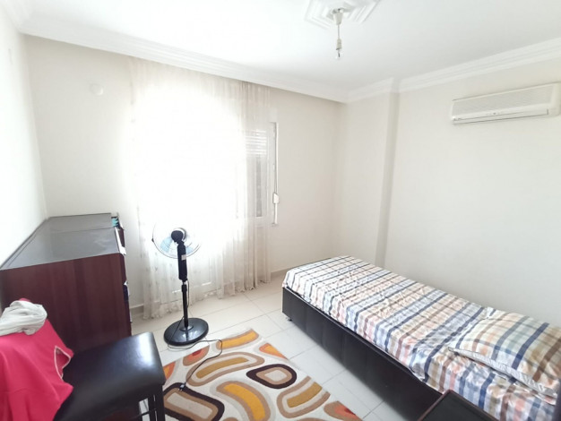 Меблированный пентхаус планировки 4+1, 160м2 в шаговой доступности от моря в районе Оба - Ракурс 2