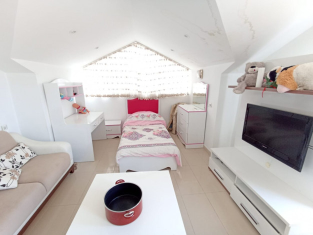 Меблированный пентхаус планировки 4+1, 160м2 в шаговой доступности от моря в районе Оба - Ракурс 13