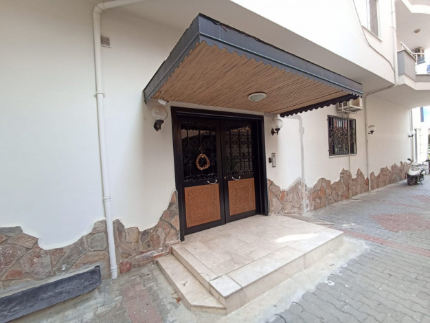 Меблированный пентхаус планировки 4+1, 160м2 в шаговой доступности от моря в районе Оба - Ракурс 23