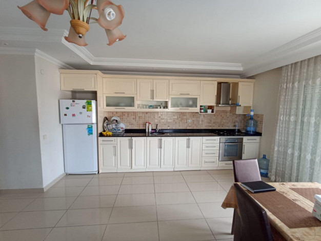 Меблированный пентхаус планировки 4+1, 160м2 в шаговой доступности от моря в районе Оба - Ракурс 34