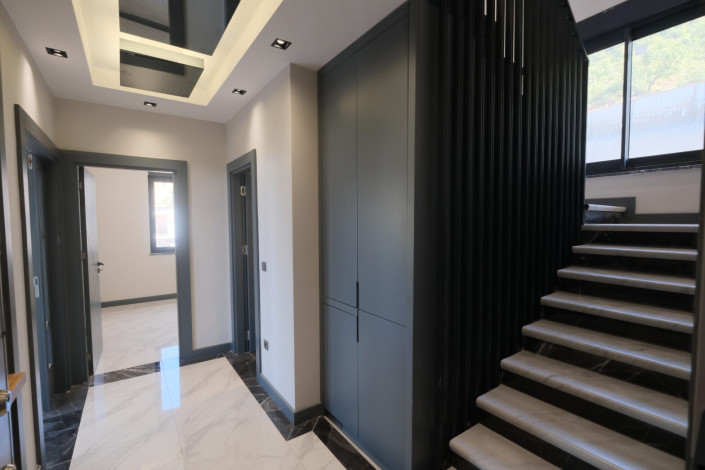 Роскошные видовые апартаменты планировки 4+1, 220м2 в комплексе вилл премиум класса в районе Тепе - Ракурс 8