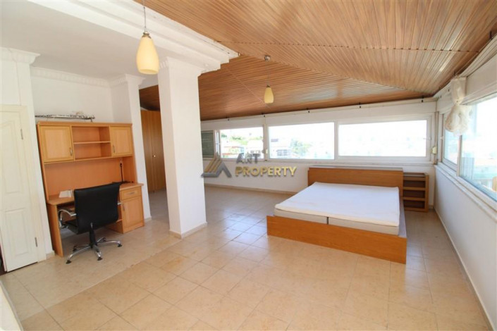 Просторная вилла планировки 3+1, 270м2 с видом на Средиземное море, район Каргыджак - Ракурс 10