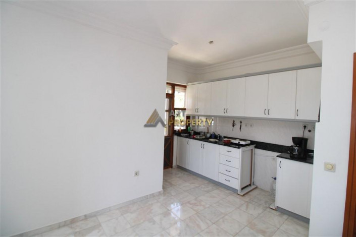 Вилла планировки 3+1, 140м2 в шаговой доступности от моря в живописном районе Каргыджак - Ракурс 13