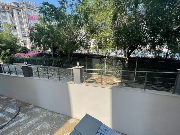 Две новые квартиры планировки 1+1, 55м2 в престижном районе в центре города Аланья - Ракурс 6