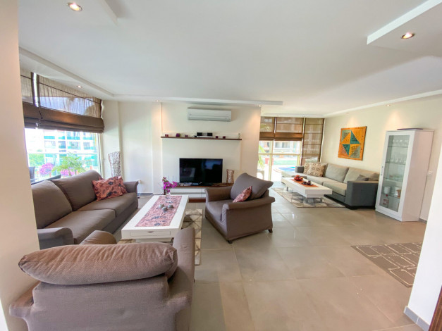 Двухэтажная вилла планировки 3+1, 200м2 в районе Каргыджак - Ракурс 3