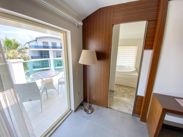 Двухэтажная вилла планировки 3+1, 200м2 в районе Каргыджак - Ракурс 22