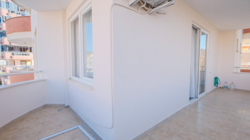 Квартира планировки 1+1 с большой площадью 90м2 в районе Махмутлар - Ракурс 15