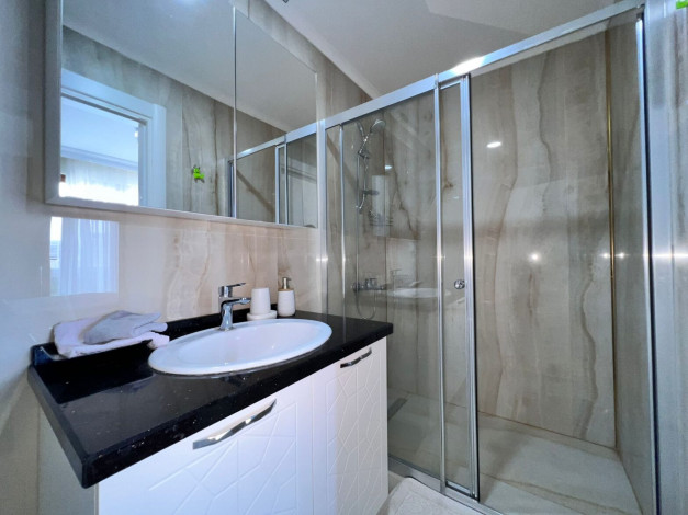 Видовая квартира планировки 3+1, 135м2 в жилом комплексе, район Махмутлар - Ракурс 15