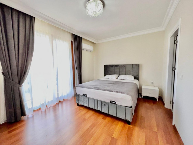 Видовая квартира планировки 3+1, 135м2 в жилом комплексе, район Махмутлар - Ракурс 19