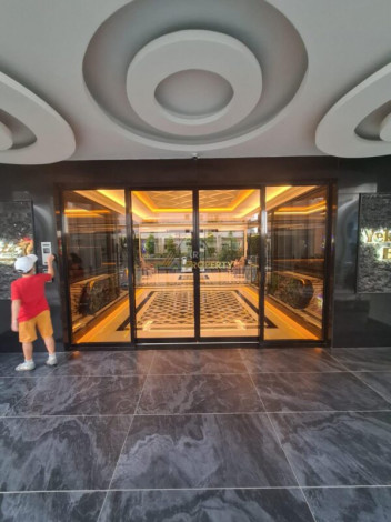 Меблированная квартира планировки 1+1, 70м2 в роскошном жилом комплексе, Махмутлар - Ракурс 9