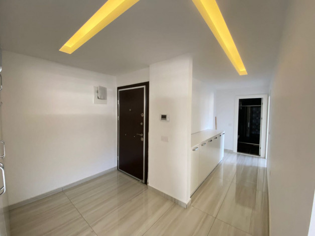 Меблированная квартира планировки 1+1, 80м2 с видом на горы и море, район Кестель - Ракурс 2