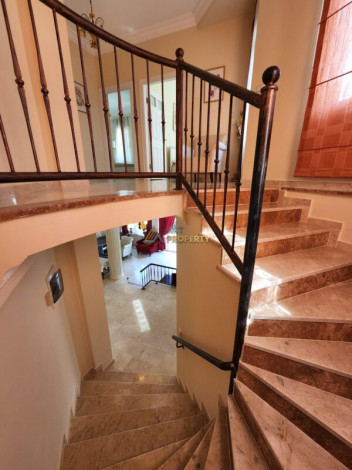 Вилла 3+1, 220м2 с потрясающими видовыми характеристиками в районе Каргыджак - Ракурс 8