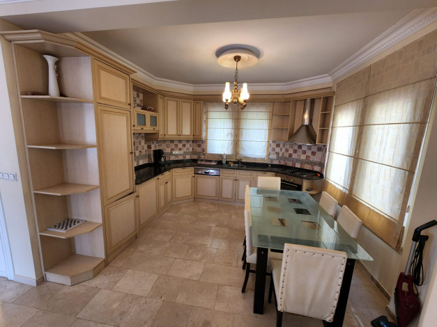 Вилла 3+1, 220м2 с потрясающими видовыми характеристиками в районе Каргыджак - Ракурс 13