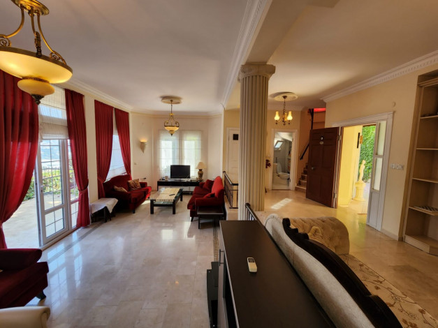 Вилла 3+1, 220м2 с потрясающими видовыми характеристиками в районе Каргыджак - Ракурс 18