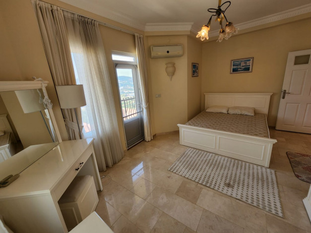 Вилла 3+1, 220м2 с потрясающими видовыми характеристиками в районе Каргыджак - Ракурс 32