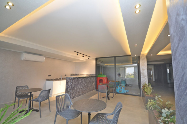 Шикарная меблированная квартира планировки 1+1, 50м2 с видом на море, район Каргыджак - Ракурс 17