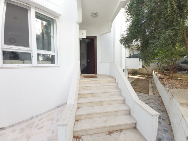 Уютная вилла 2+1 в шаговой доступности от моря, район Демирташ - Ракурс 9