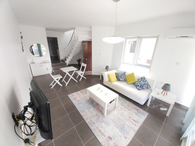 Уютная вилла 2+1 в шаговой доступности от моря, район Демирташ - Ракурс 12