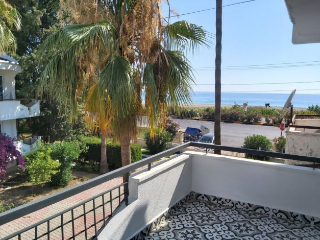 Уютная вилла 2+1 в шаговой доступности от моря, район Демирташ - Ракурс 24