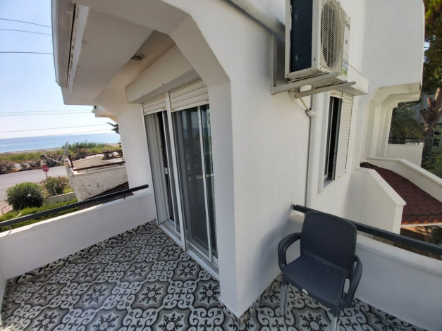 Уютная вилла 2+1 в шаговой доступности от моря, район Демирташ - Ракурс 28