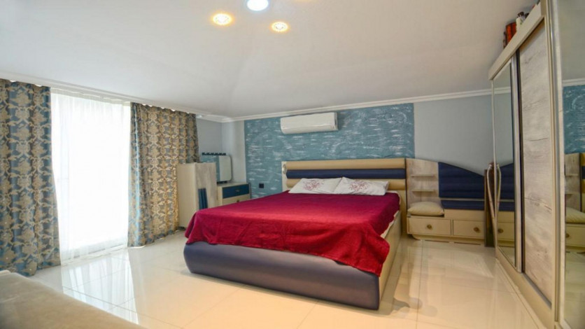 Большая квартира с видом на море на первой линии в Кестель, 135м2 - Ракурс 32