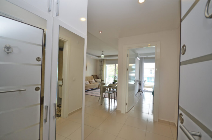 Меблированная квартира планировки 1+1, 65м2 в районе Кестель - Ракурс 28