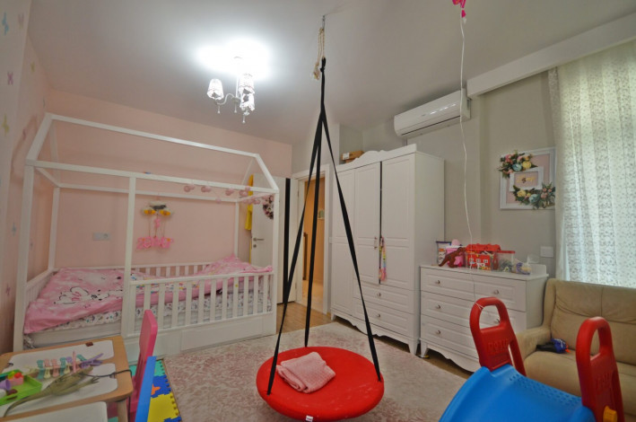 Меблированный пентхаус планировки 4+1, 210м2 с отдельной кухней, район Кестель - Ракурс 9