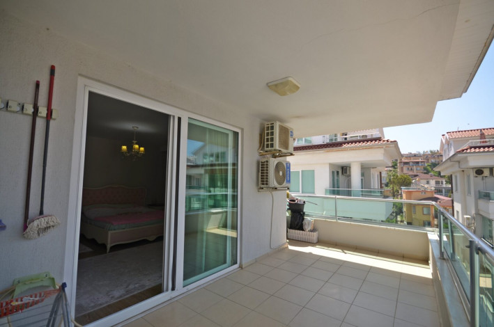 Меблированный пентхаус планировки 4+1, 210м2 с отдельной кухней, район Кестель - Ракурс 12