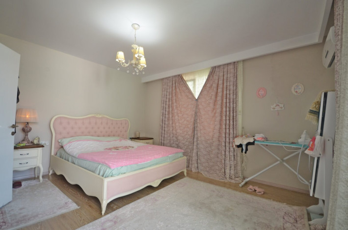 Меблированный пентхаус планировки 4+1, 210м2 с отдельной кухней, район Кестель - Ракурс 13