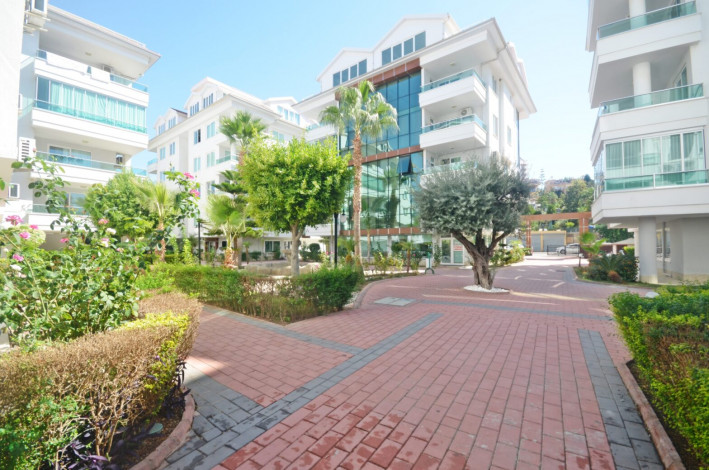 Меблированный пентхаус планировки 4+1, 210м2 с отдельной кухней, район Кестель - Ракурс 16