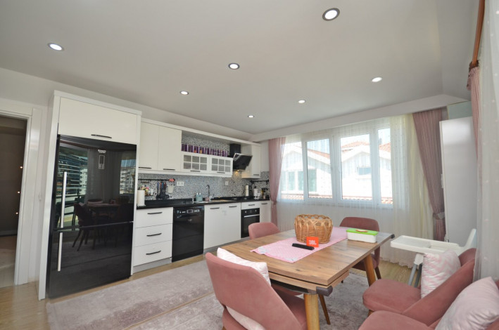 Меблированный пентхаус планировки 4+1, 210м2 с отдельной кухней, район Кестель - Ракурс 20