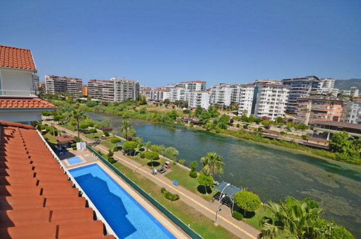 Меблированный пентхаус планировки 4+1, 210м2 с отдельной кухней, район Кестель - Ракурс 25