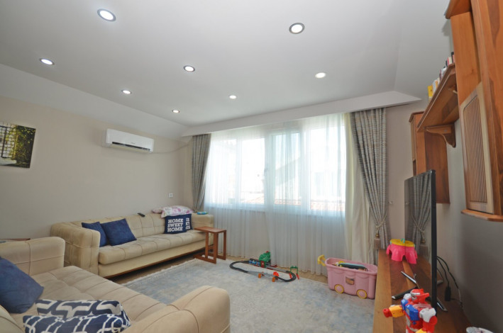 Меблированный пентхаус планировки 4+1, 210м2 с отдельной кухней, район Кестель - Ракурс 30