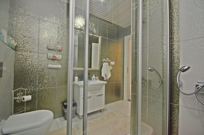 Меблированный пентхаус планировки 4+1, 210м2 с отдельной кухней, район Кестель - Ракурс 31