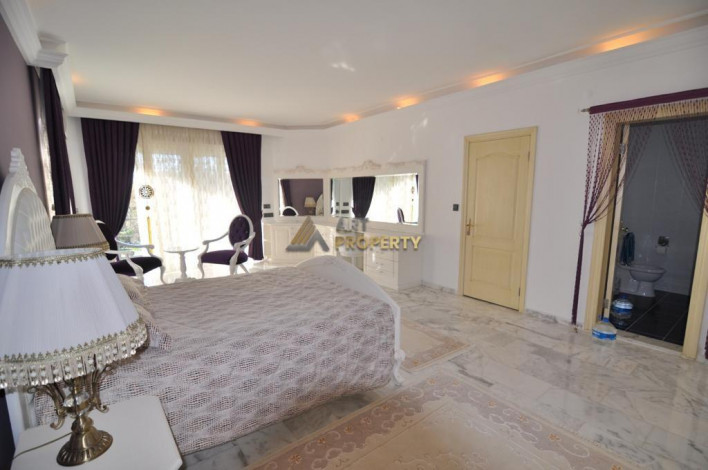 Уютная вилла планировки 7+1, 320м2 в районе Кестель - Ракурс 23