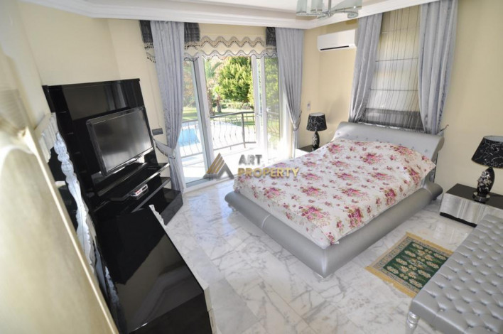 Уютная вилла планировки 7+1, 320м2 в районе Кестель - Ракурс 24