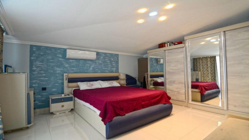 Большая квартира с видом на море на первой линии в Кестель, 135м2 - Ракурс 36