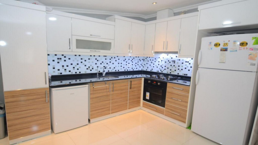 Большая квартира с видом на море на первой линии в Кестель, 135м2 - Ракурс 39